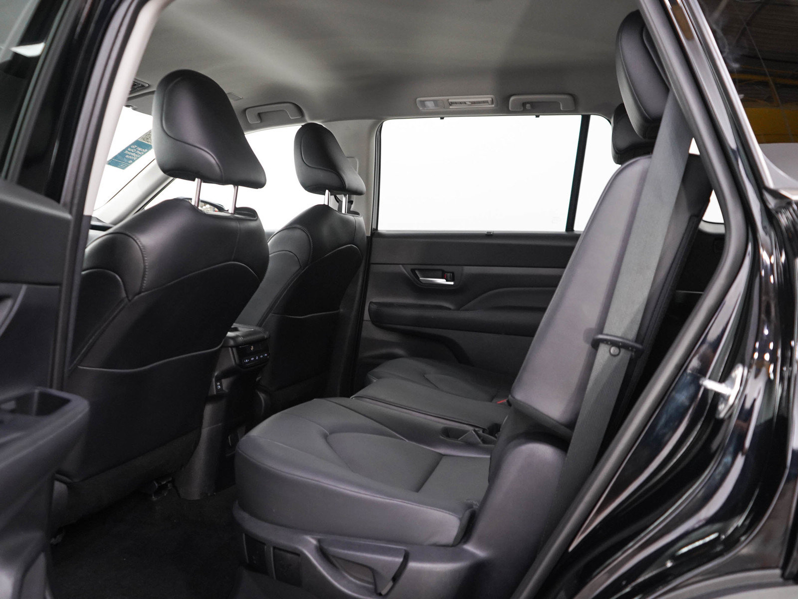 Used 2025 Toyota Grand Highlander AWD image 19