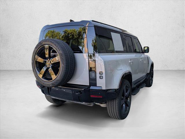 New 2026 Land Rover Defender 110 X-Dynamic SE image 2