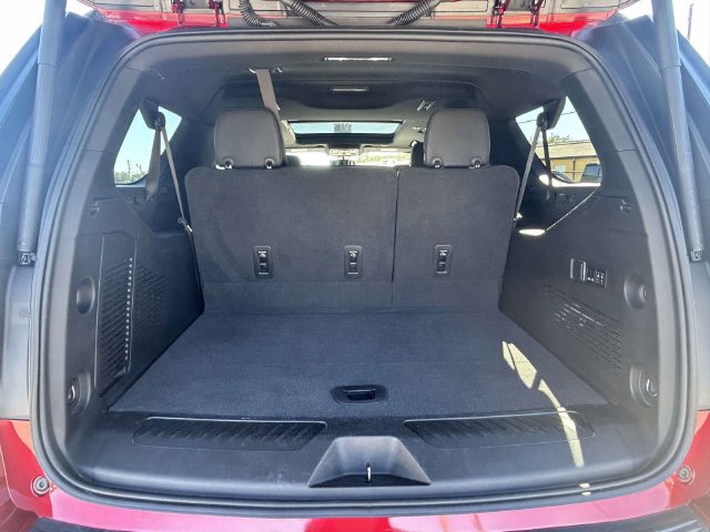 Used 2022 Chevrolet Suburban LT w/ LT Signature Plus Package RWD image 10