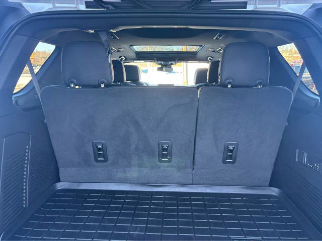 Used 2023 GMC Yukon AT4 w/ AT4 Premium Package image 9