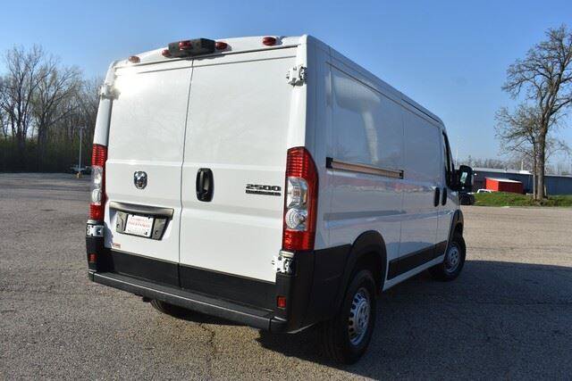 Used 2025 RAM ProMaster 2500 w/ Convenience Group FWD image 8