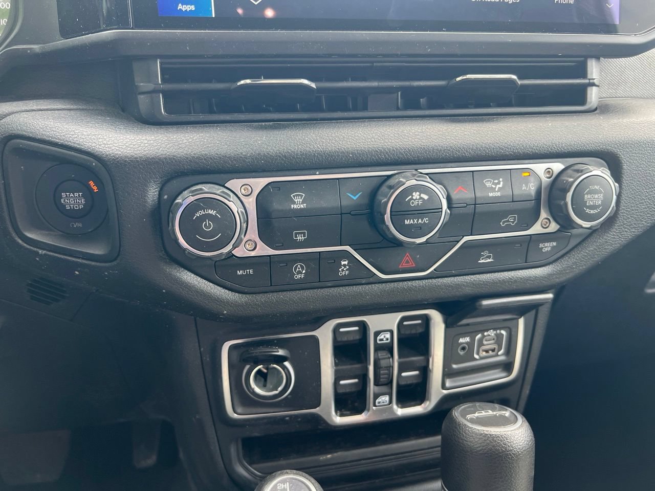 Used 2025 Jeep Gladiator Sport AWD/4WD image 31