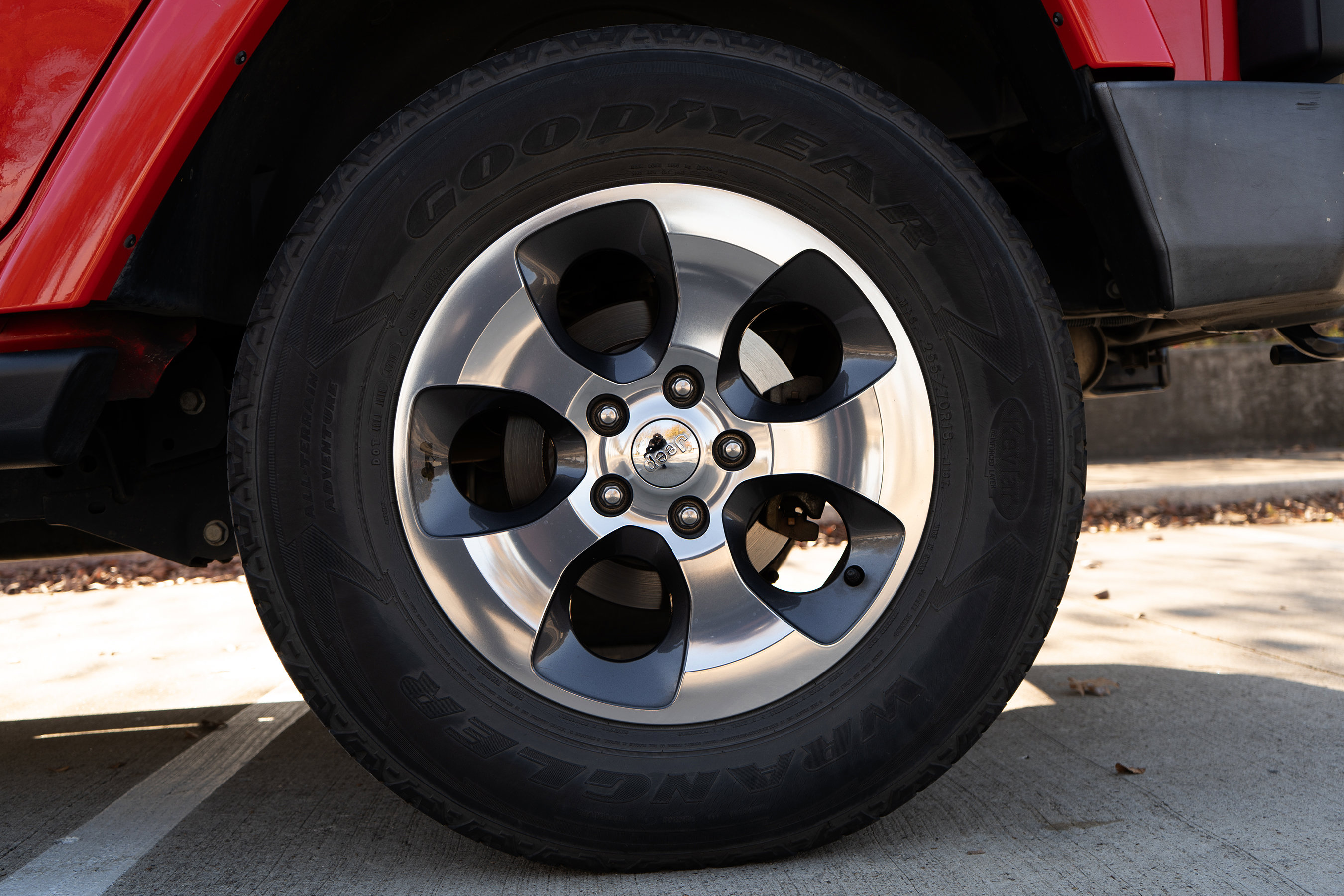 Used 2017 Jeep Wrangler Unlimited Sahara w/ Max Tow Package image 15