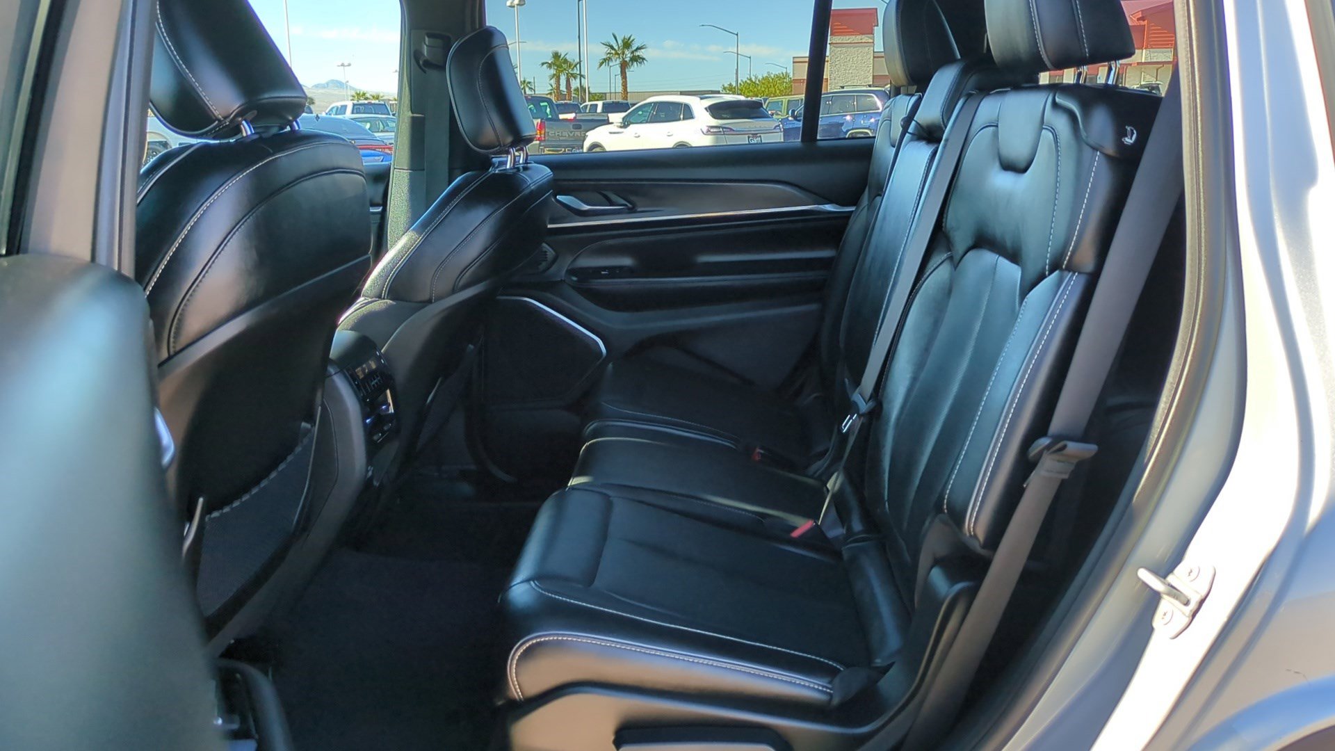 Used 2023 Jeep Grand Cherokee L Overland image 28