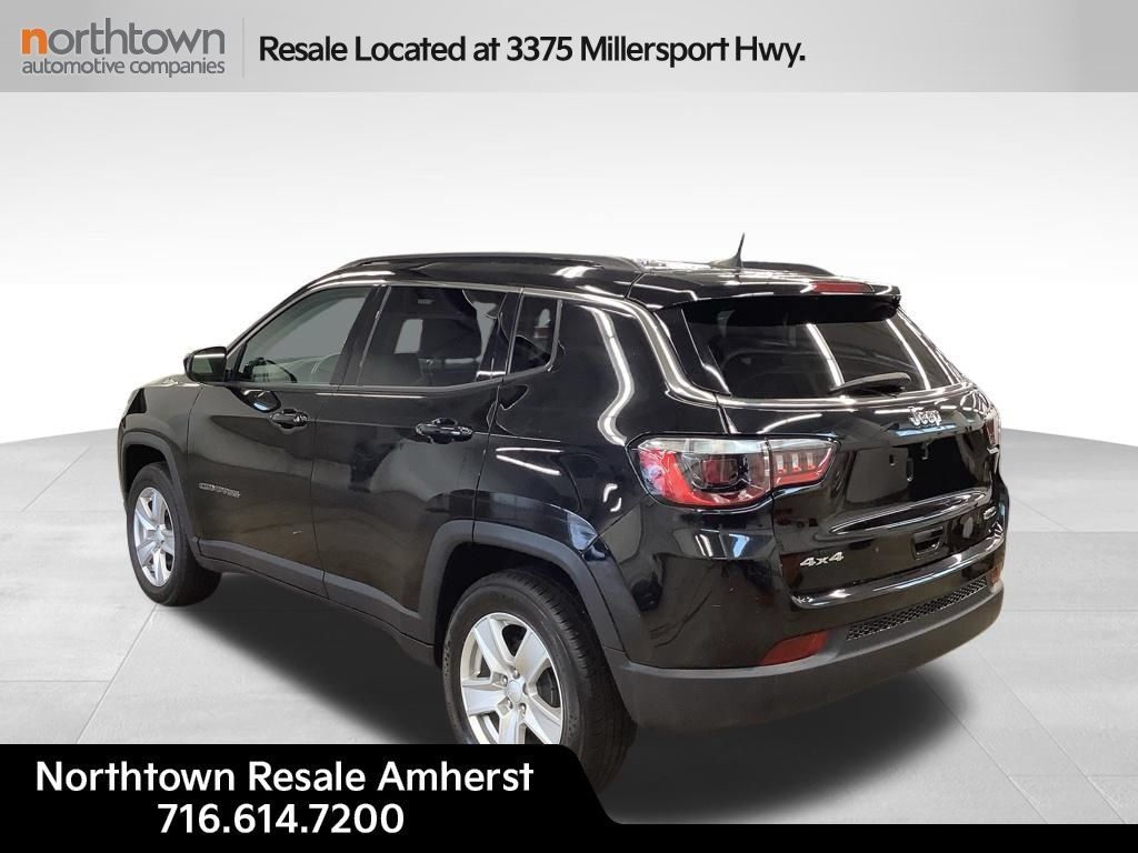 Used 2022 Jeep Compass Latitude w/ Convenience Group AWD/4WD image 3