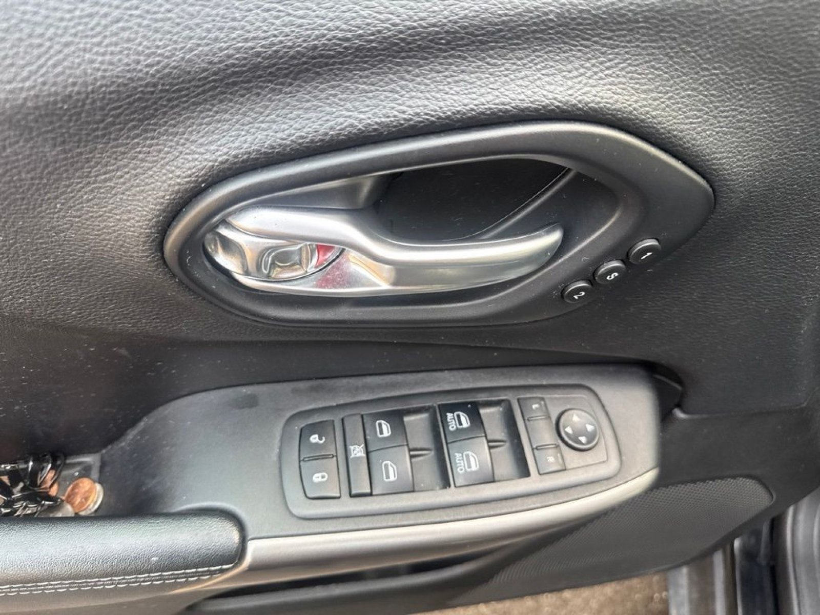 Used 2019 Jeep Cherokee Limited AWD/4WD image 12