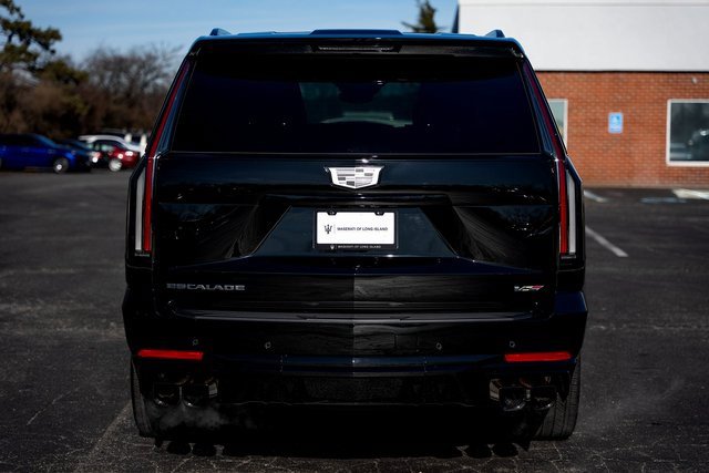 Used 2025 Cadillac Escalade V image 4