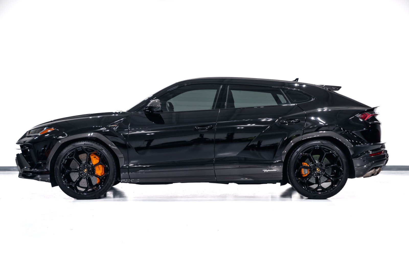 Used 2024 Lamborghini Urus Performante AWD/4WD image 8