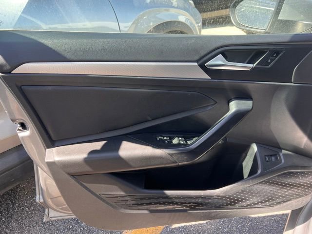 Used 2020 Volkswagen Jetta SE w/ SE Cold Weather Package FWD image 9