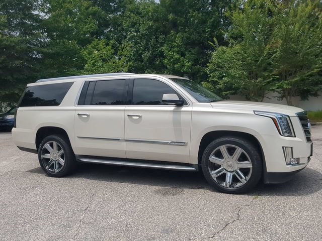Used 2015 Cadillac Escalade ESV Luxury AWD/4WD image 2