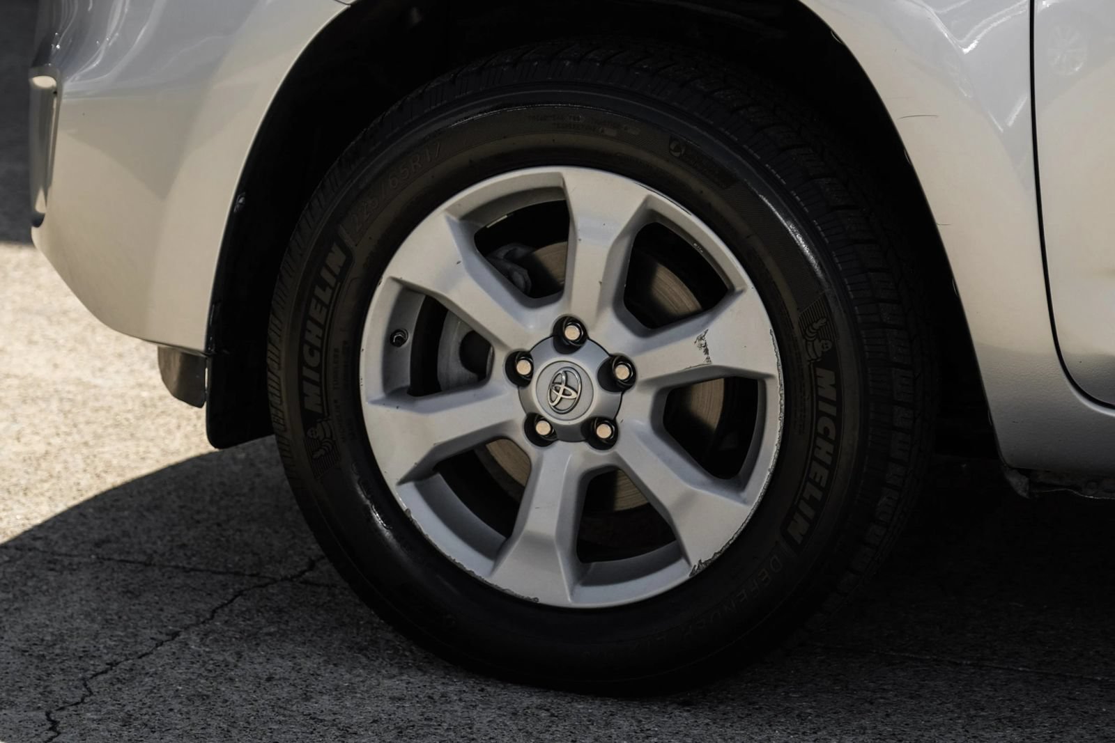 Used 2014 Toyota RAV4 EV FWD image 55