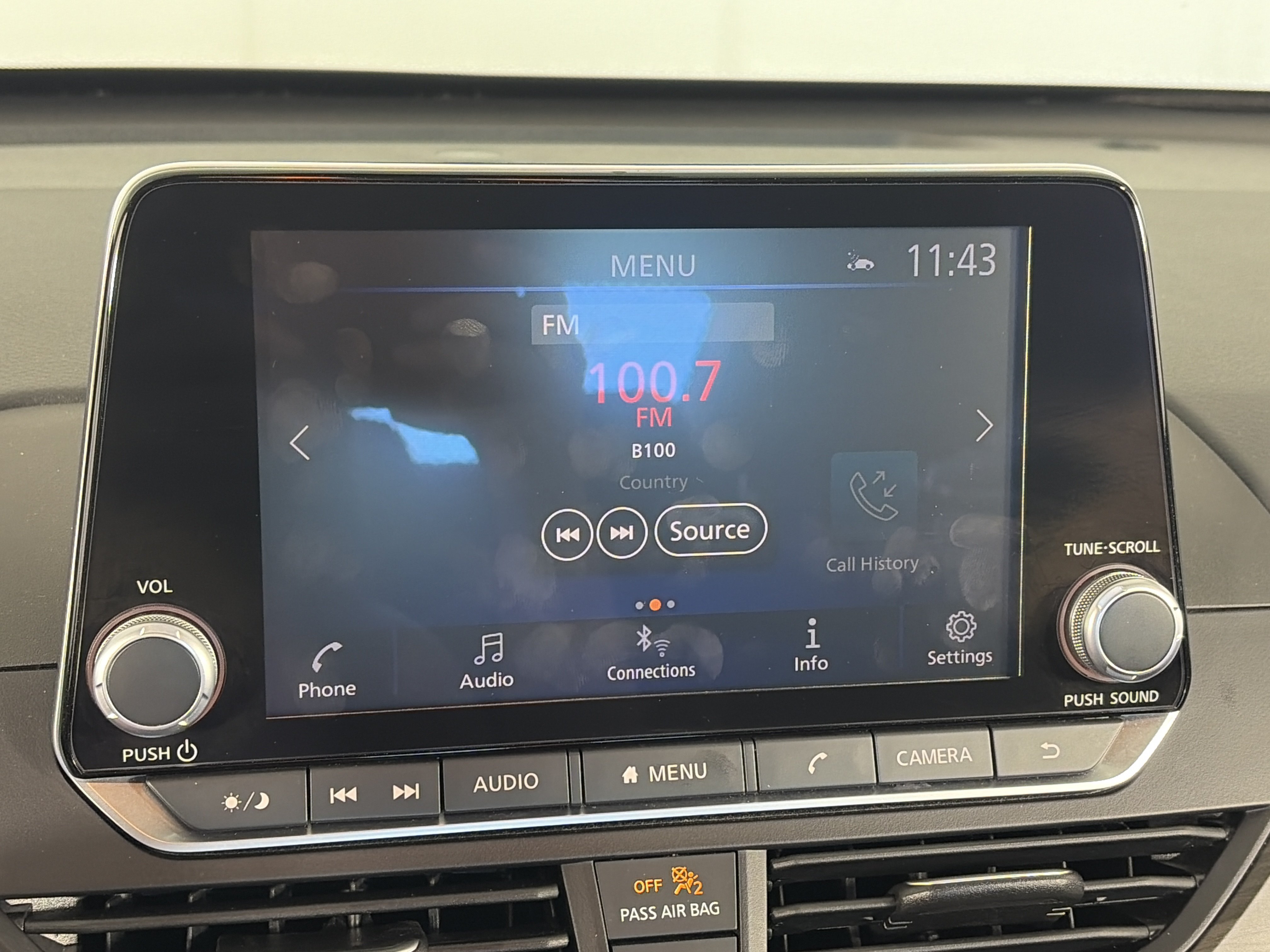 Used 2025 Nissan Altima 2.5 SV AWD/4WD image 17