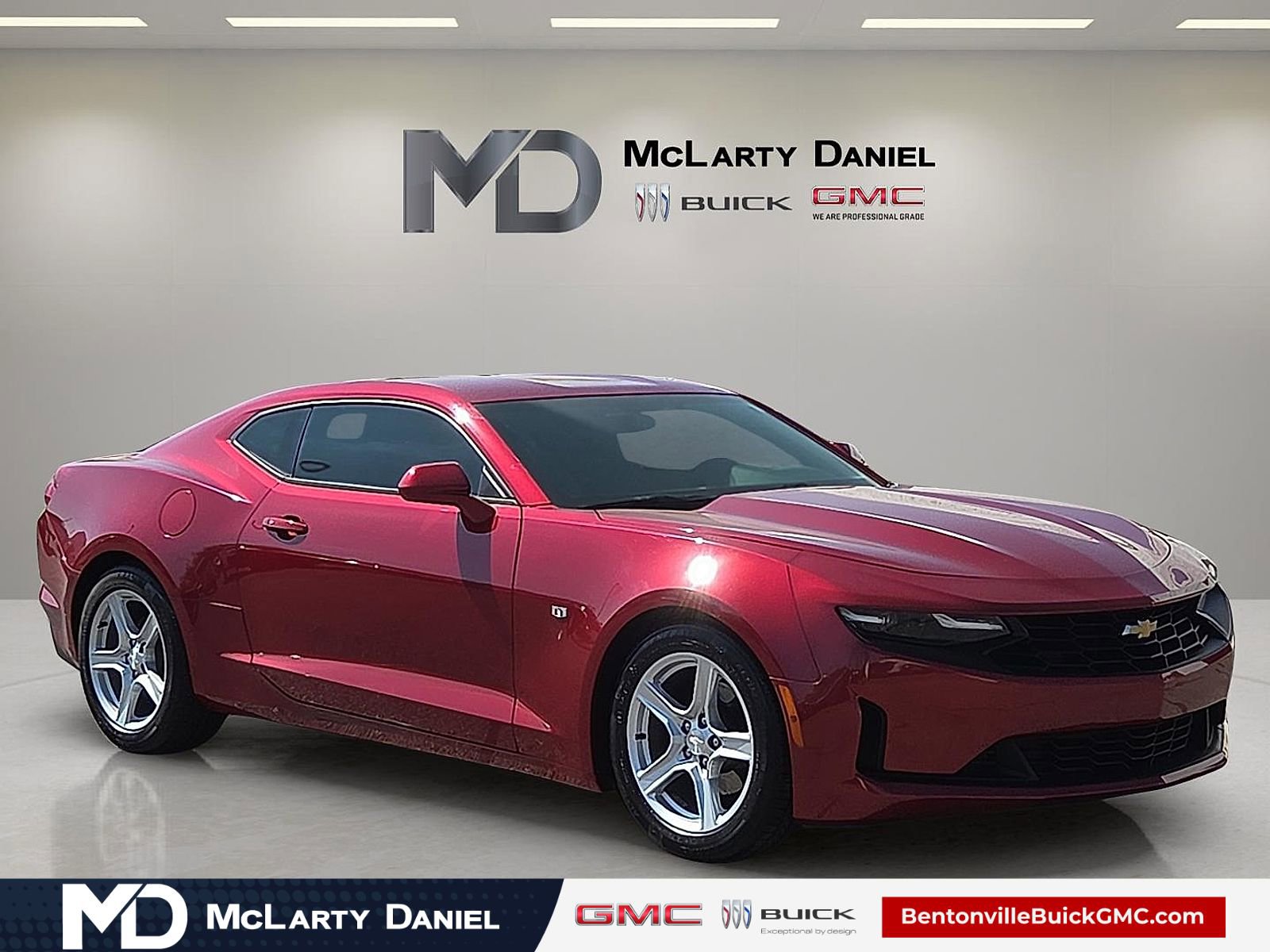 Used 2020 Chevrolet Camaro LT RWD image 1