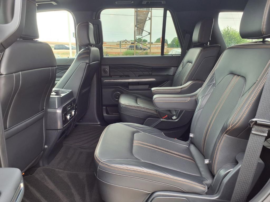 Used 2024 Ford Expedition Platinum AWD/4WD image 10