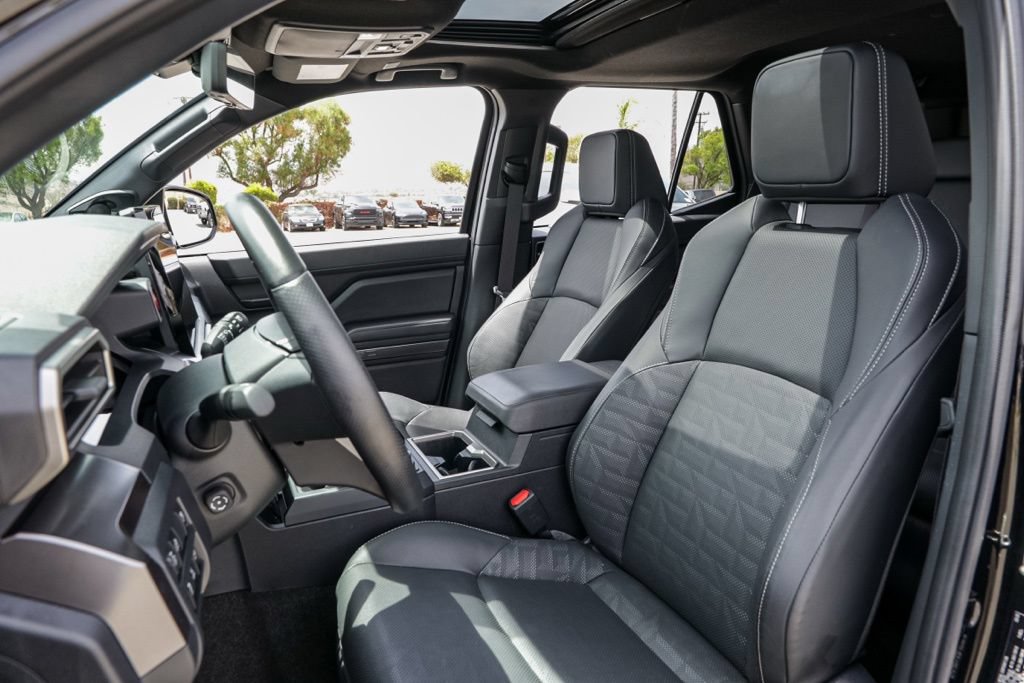 Used 2025 Toyota 4Runner TRD Off-Road Premium w/ Tow Technology Package AWD/4WD image 18