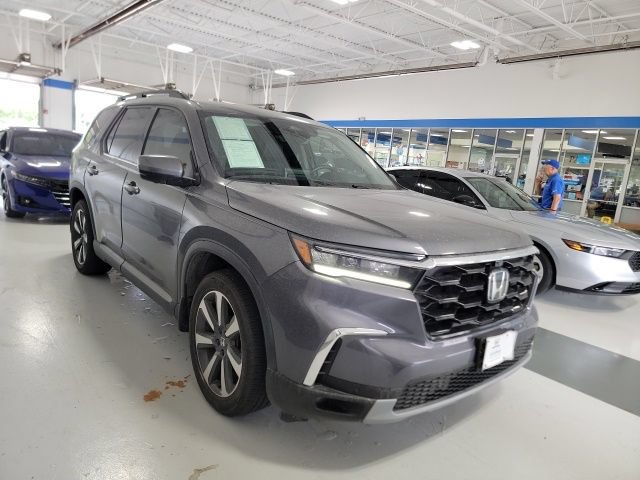 Used 2025 Honda Pilot Elite image 3