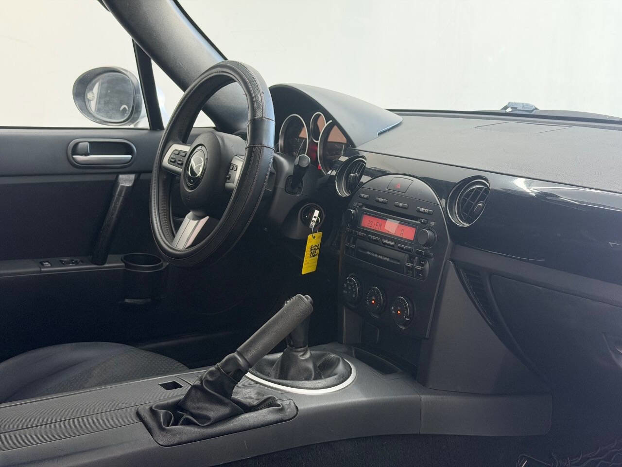 Used 2008 MAZDA MX-5 Miata Touring image 26