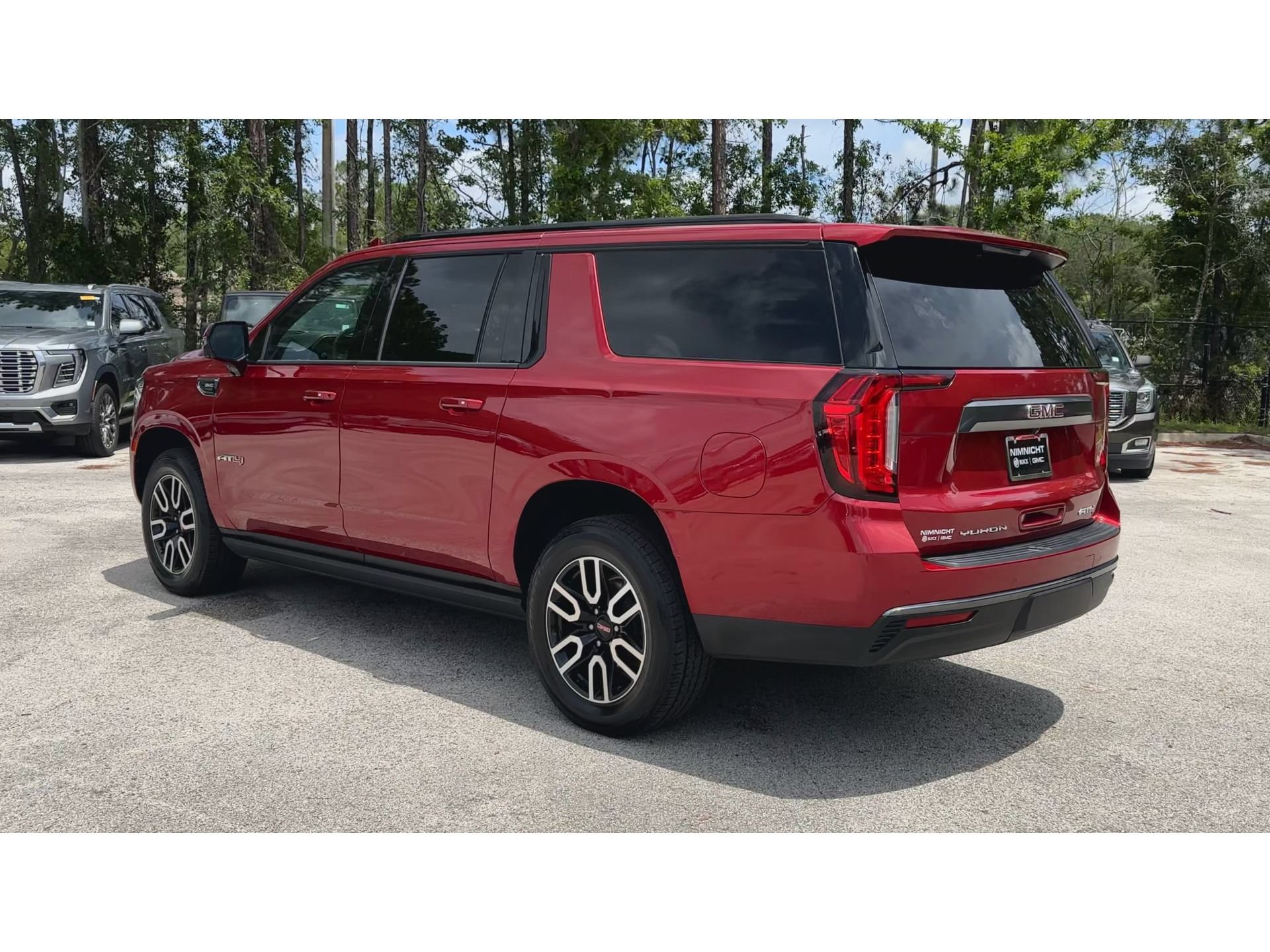 Certified 2021 GMC Yukon XL AT4 w/ AT4 Premium Package AWD/4WD image 7