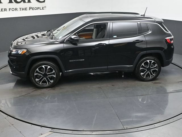 Used 2023 Jeep Compass Limited w/ Sun and Sound Group AWD/4WD image 58