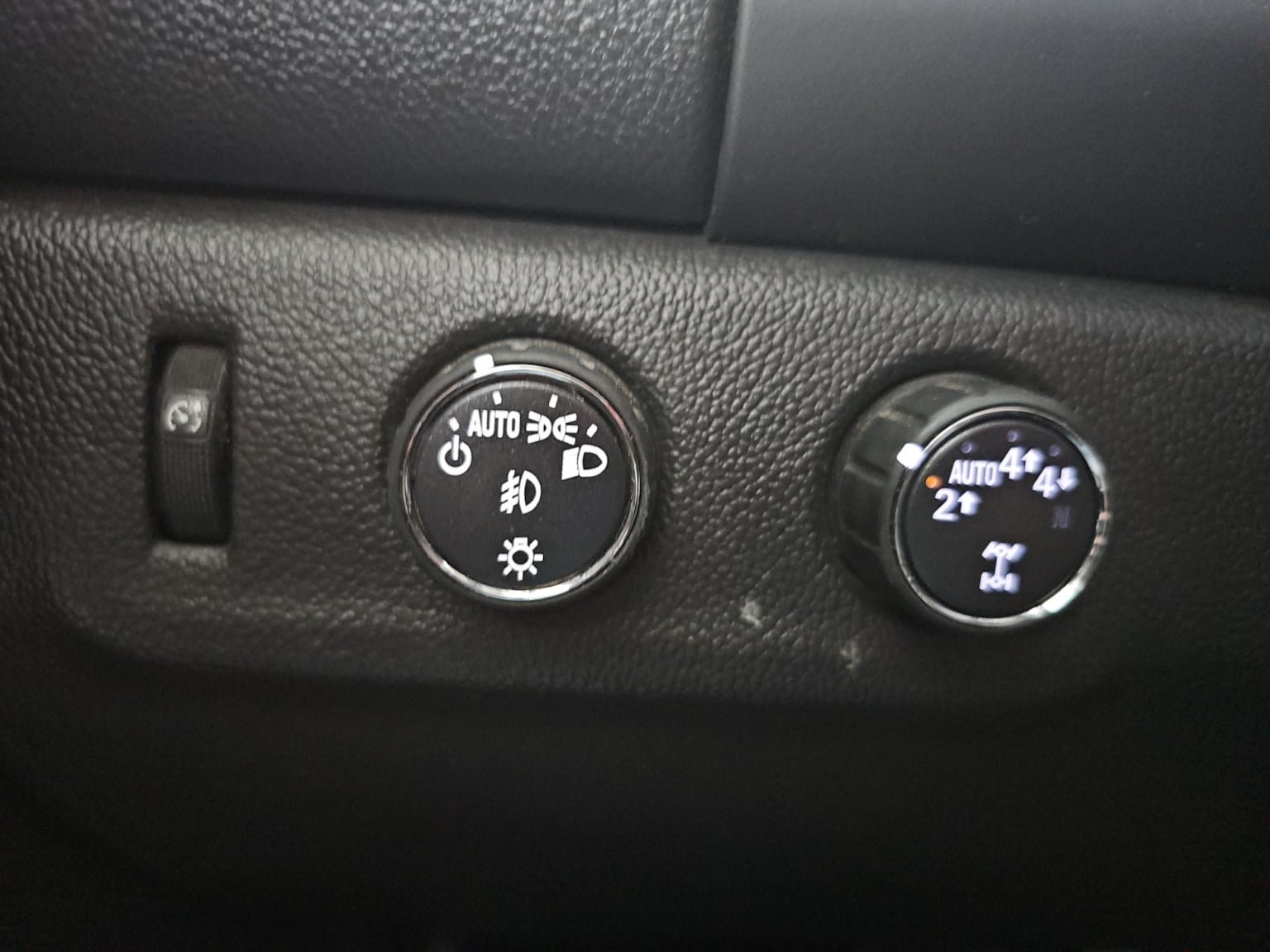 Used 2018 GMC Canyon SLE w/ SLE Convenience Package AWD/4WD image 25