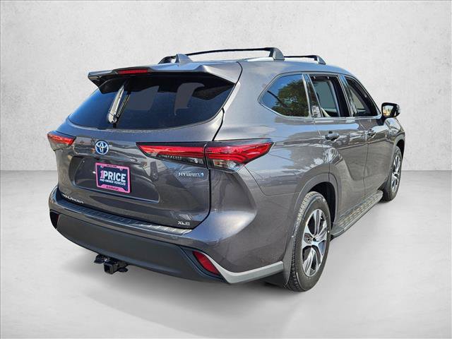 Used 2022 Toyota Highlander XLE FWD image 5