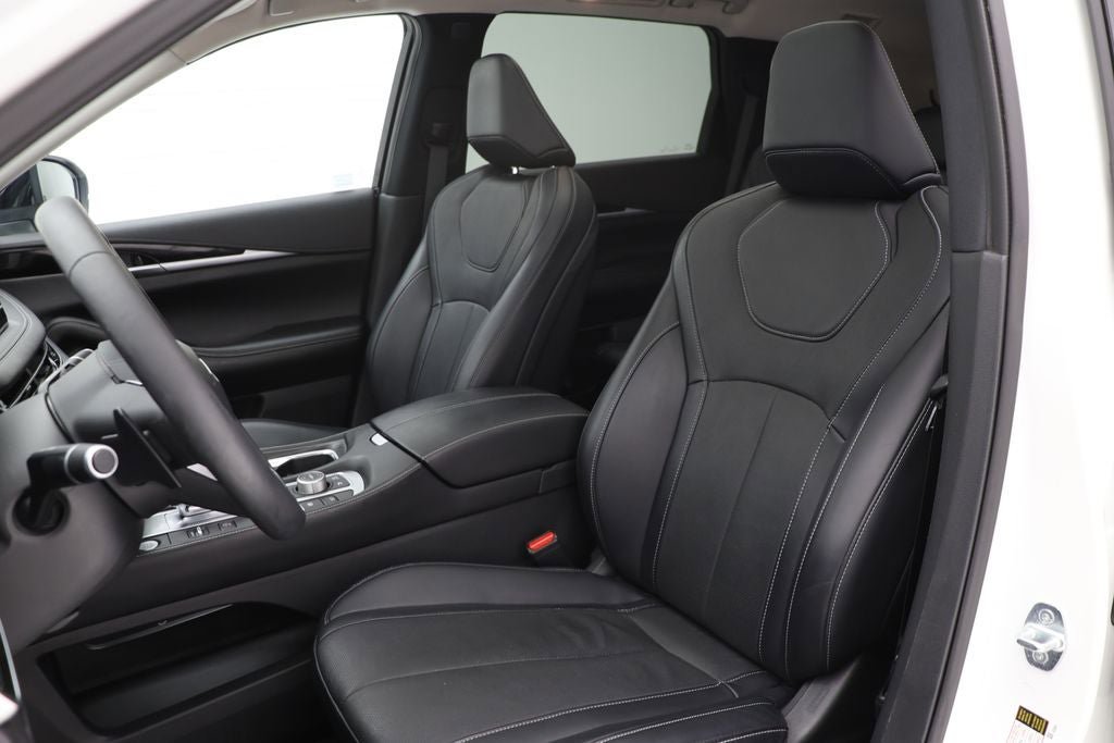 Used 2023 INFINITI QX60 Pure image 16
