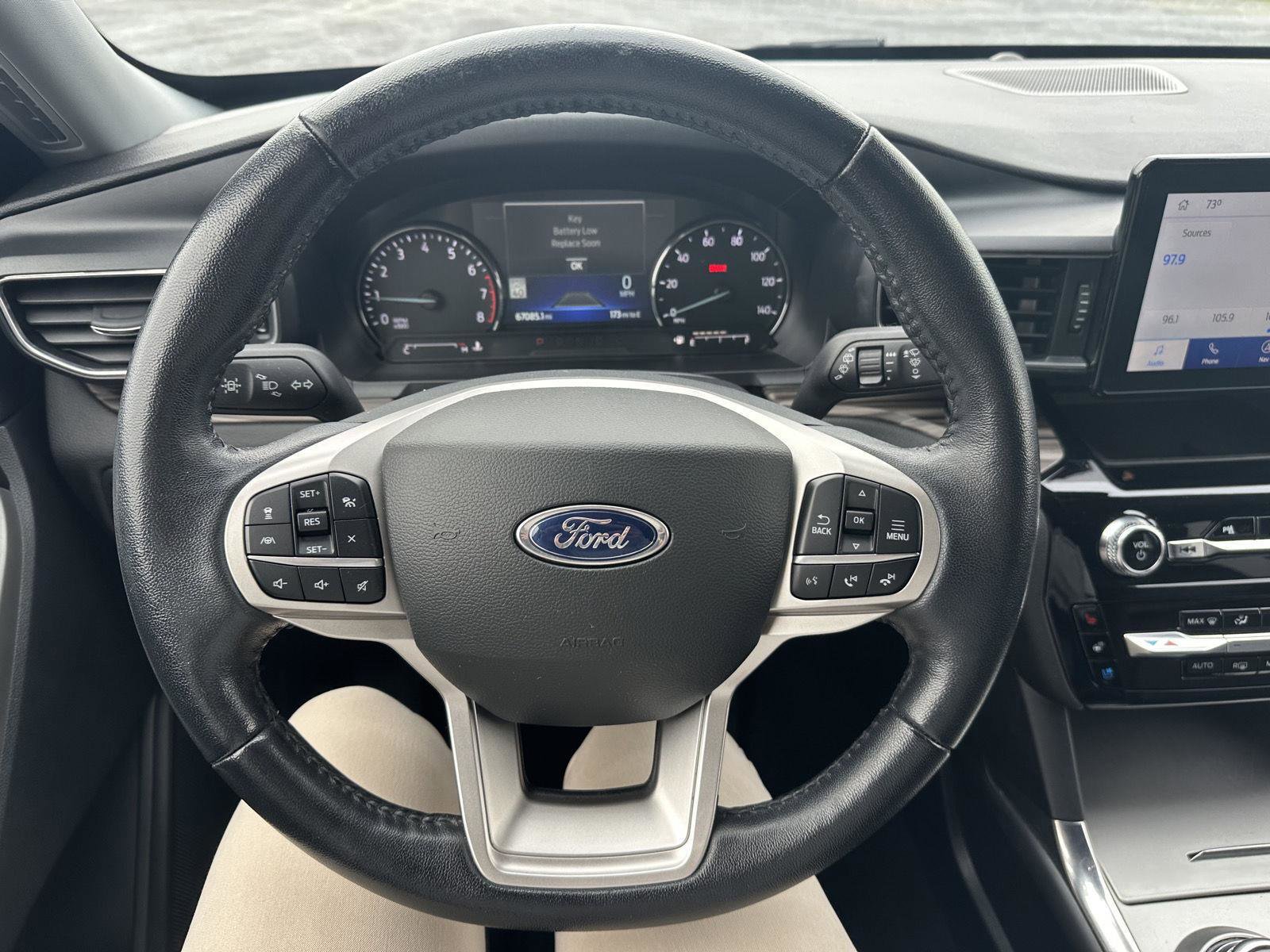 Used 2022 Ford Explorer Limited w/ Equipment Group 301A image 7