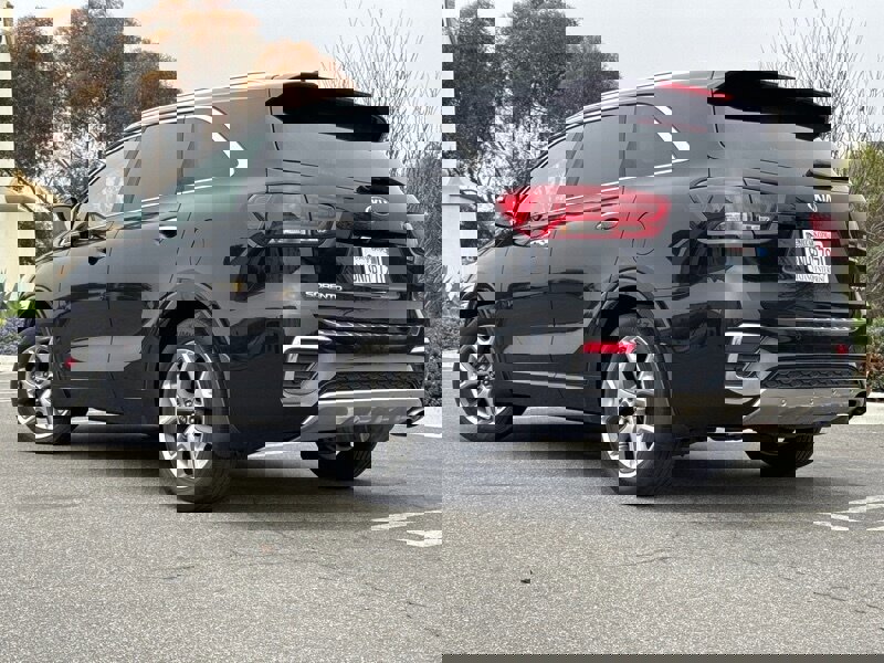 Used 2019 Kia Sorento SX image 5