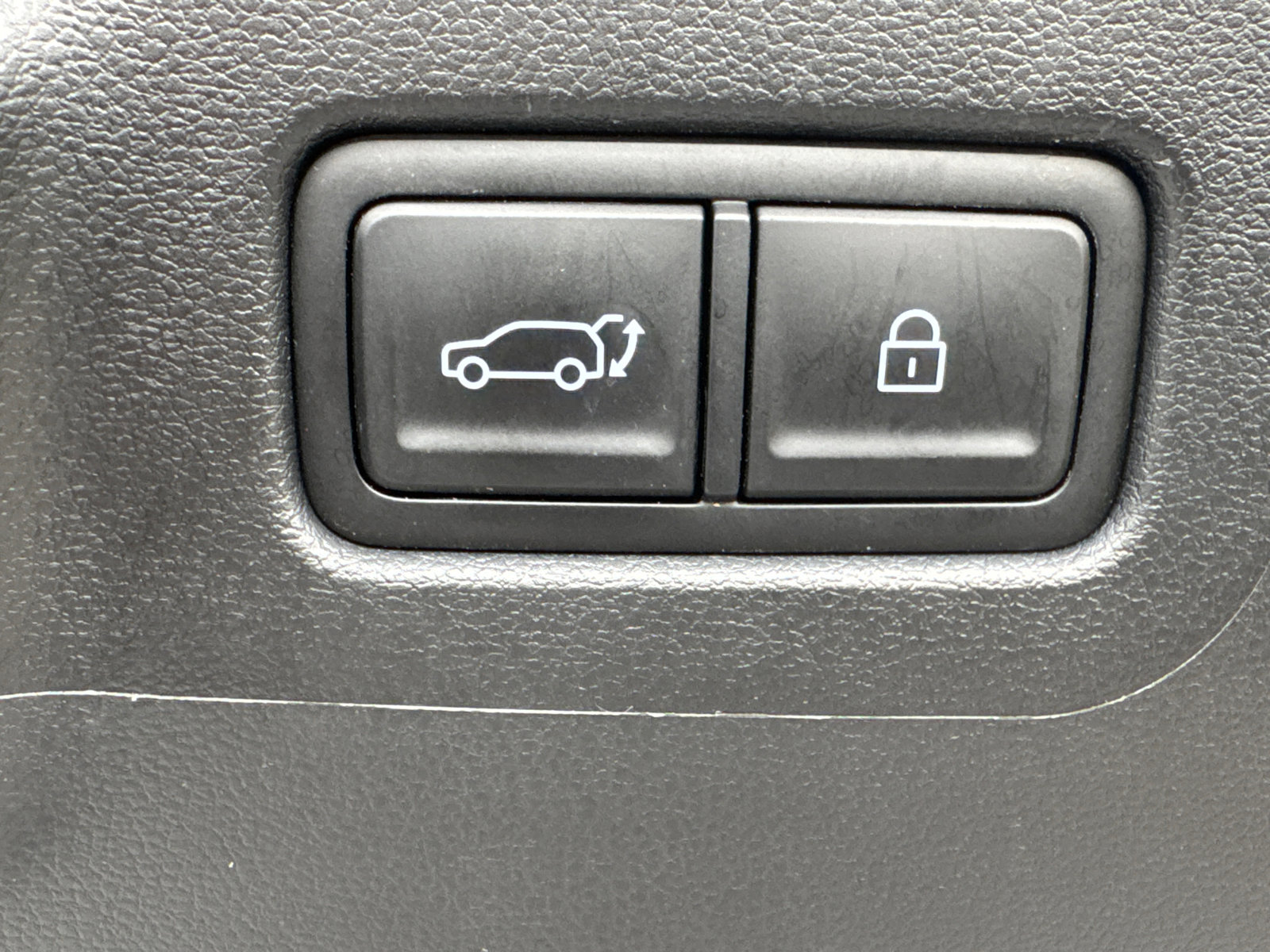 Used 2025 Hyundai Santa Fe Limited image 19