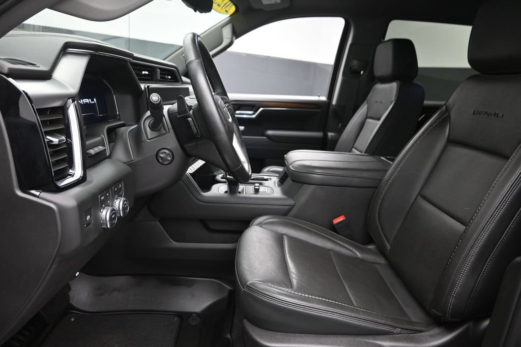 Used 2025 GMC Sierra 1500 Denali w/ Technology Package AWD/4WD image 16