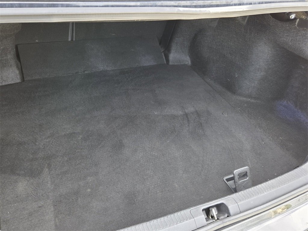 Used 2019 Toyota Camry L image 13