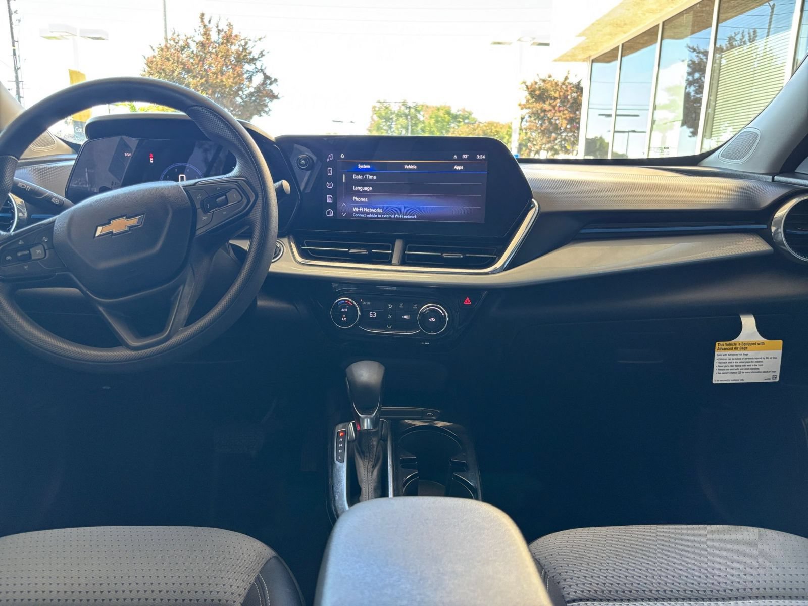 Used 2025 Chevrolet Trax LT FWD image 32