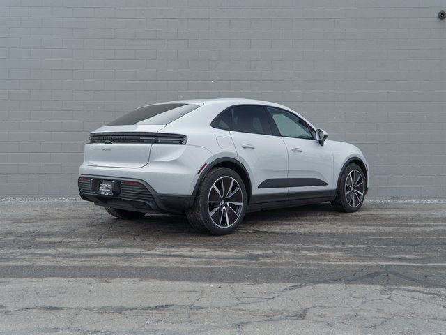 Certified 2025 Porsche Macan Electric image 7