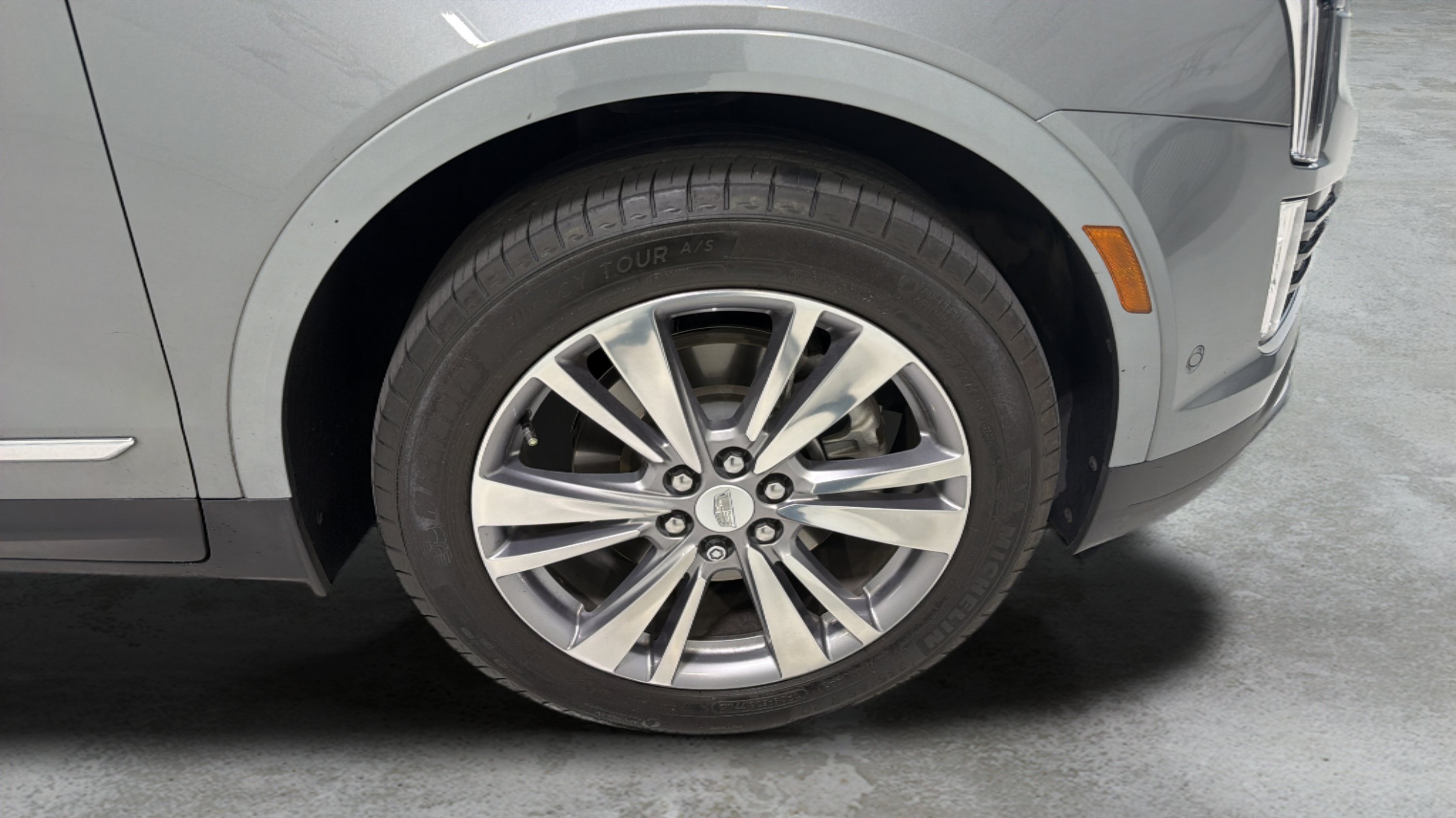 Used 2024 Cadillac XT5 Premium Luxury w/ Technology Package FWD image 28
