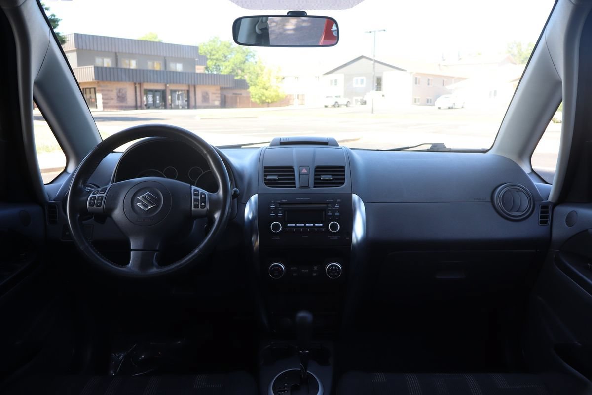 Used 2010 Suzuki SX4 Touring AWD/4WD image 16