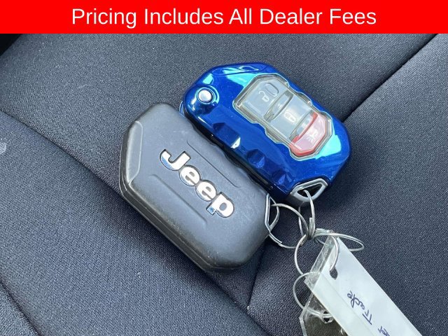 Used 2021 Jeep Wrangler Unlimited Sahara AWD/4WD image 36