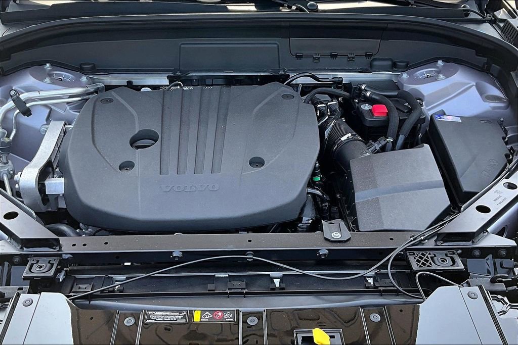 New 2026 Volvo XC60 B5 Plus w/ Protection Package Premier AWD/4WD image 38