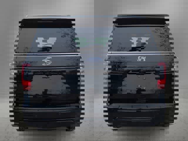 Used 2021 Ford Expedition Limited image 7
