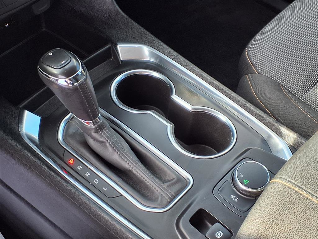 Used 2020 Chevrolet Traverse LT image 19