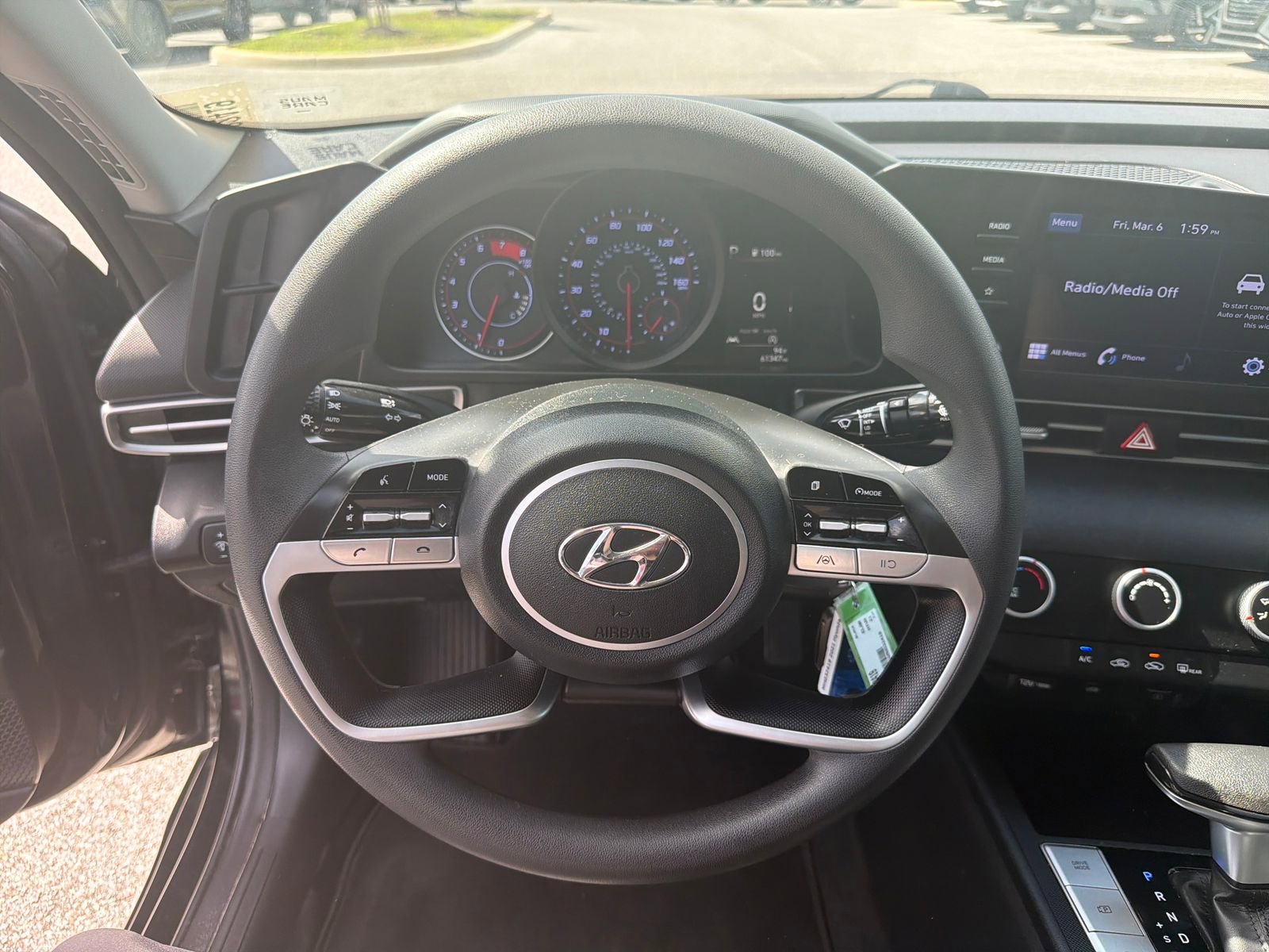 Used 2021 Hyundai Elantra SE w/ Preferred Accessory Package image 24