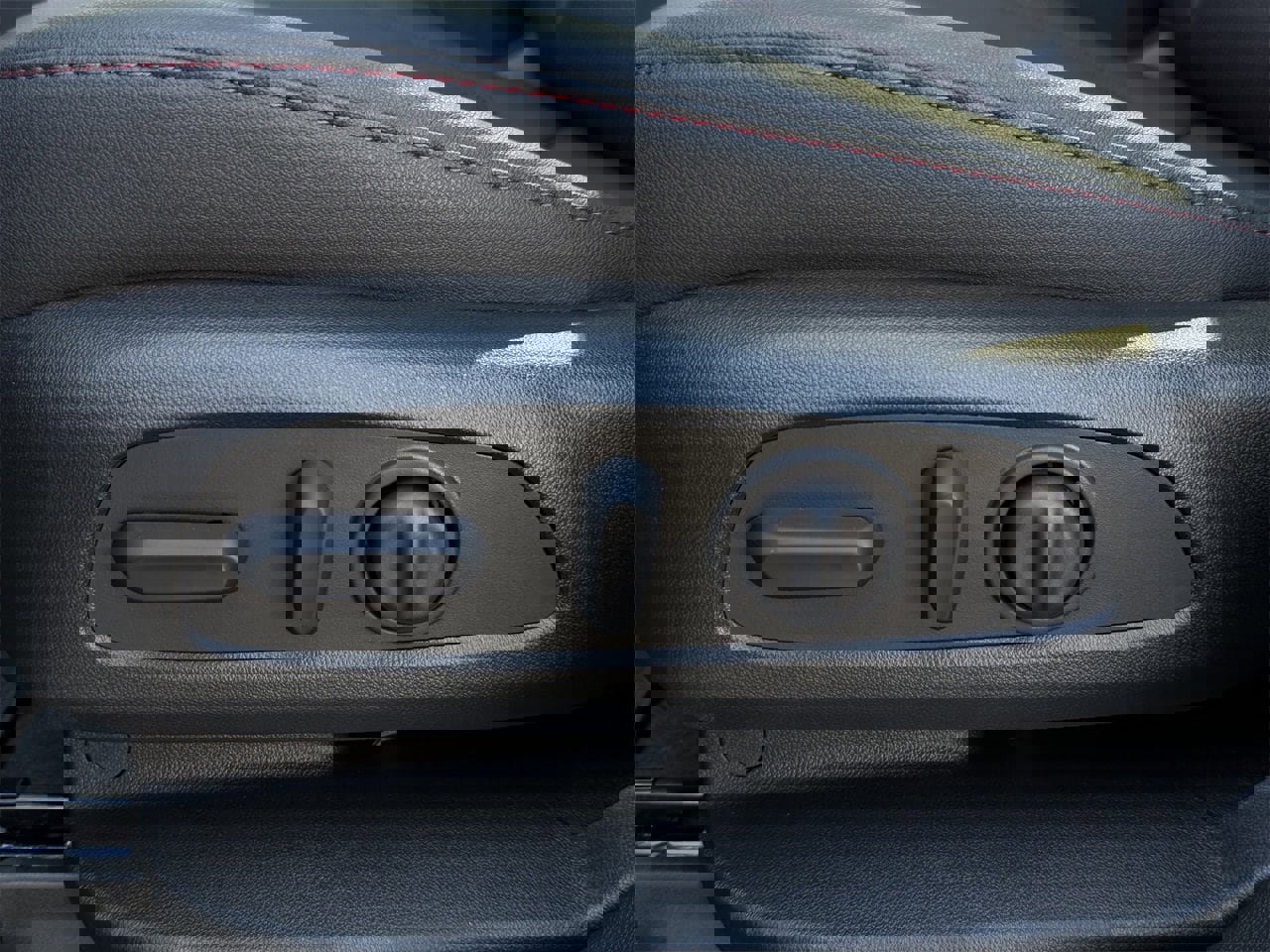 New 2025 Chevrolet Blazer RS w/ Driver Confidence II Package image 25