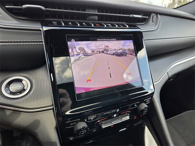 Certified 2025 Jeep Grand Cherokee Altitude image 33