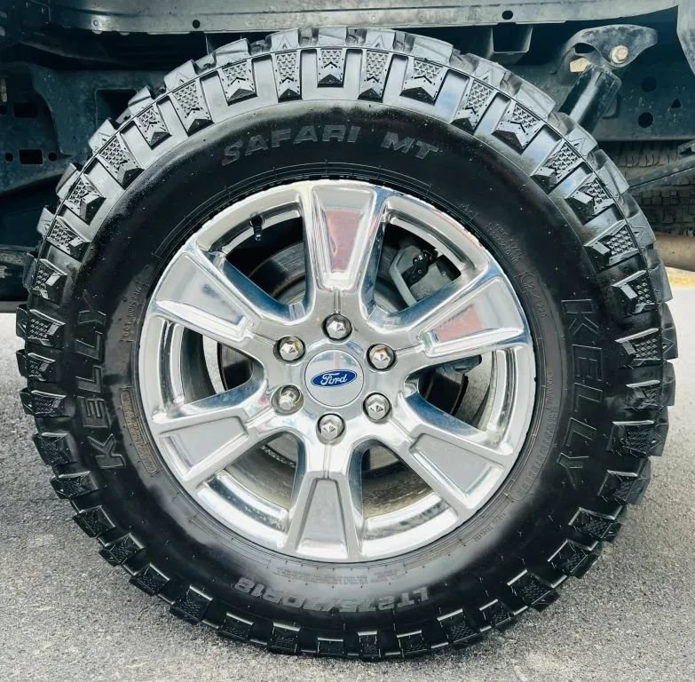 Used 2017 Ford F150 XLT w/ Equipment Group 302A Luxury AWD/4WD image 26
