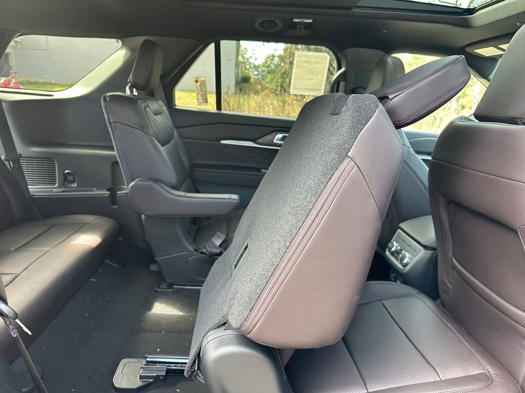Certified 2026 Ford Explorer Platinum w/ LUX Leather Package AWD/4WD image 54