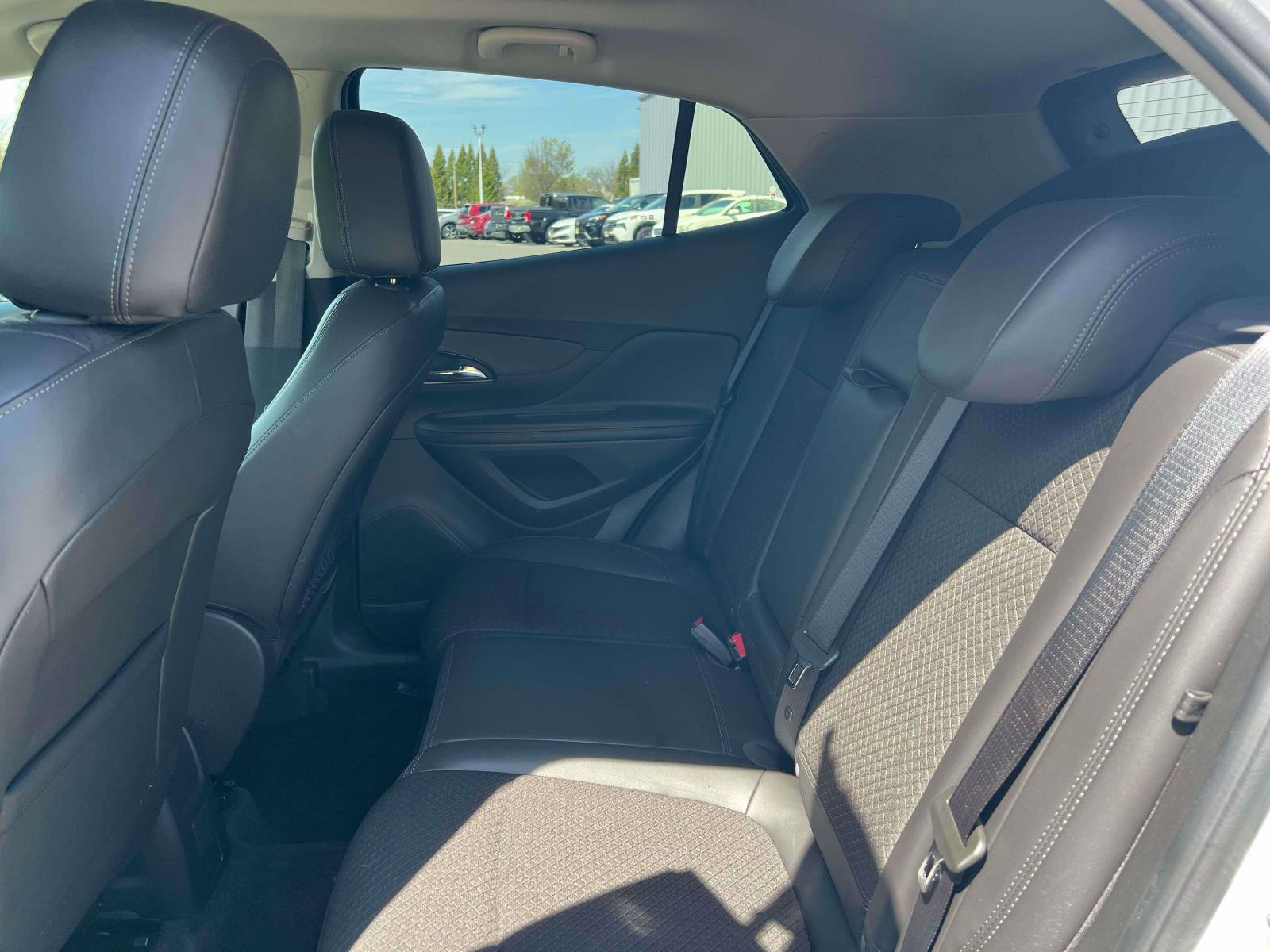 Used 2020 Buick Encore Preferred image 27