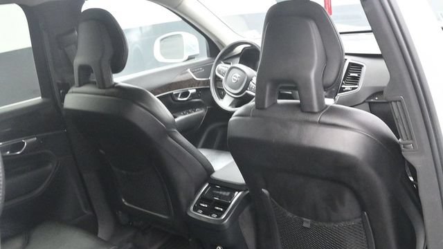 Used 2018 Volvo XC90 T6 Momentum w/ Convenience Package AWD/4WD image 16