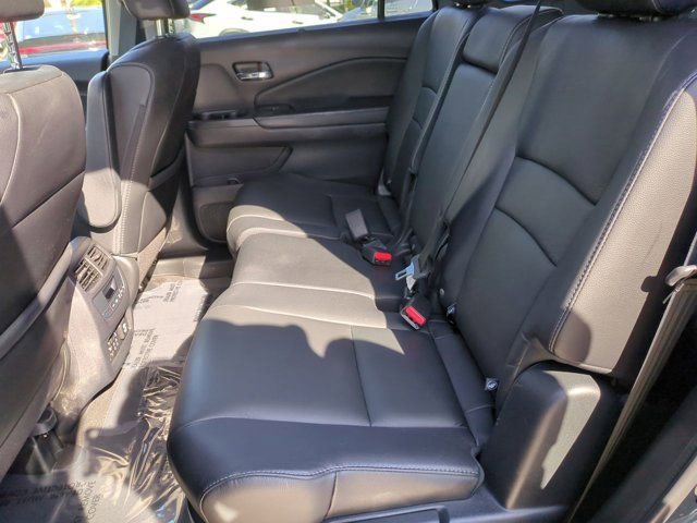 Used 2018 Honda Pilot Touring image 32