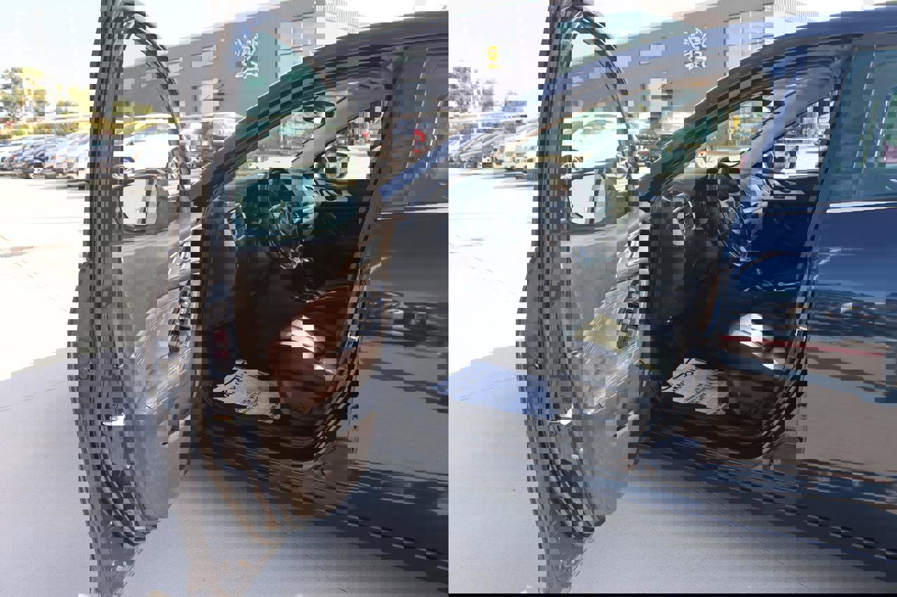 Used 2018 MAZDA MAZDA3 Touring image 25