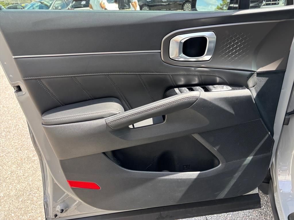 Used 2024 Kia Sorento SX image 9