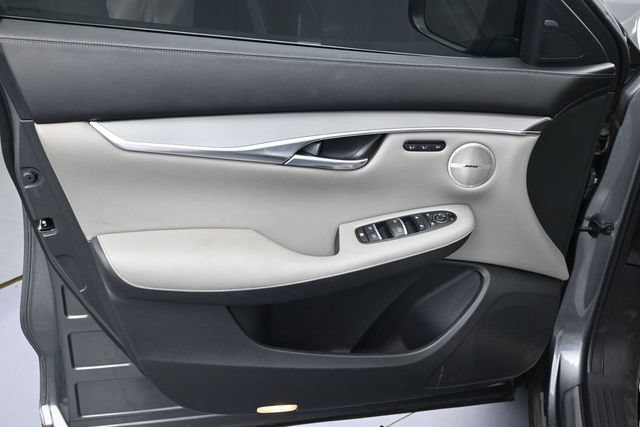 Used 2023 INFINITI QX50 Luxe w/ Accent Package FWD image 18